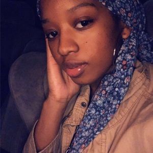 Meet your Posher, Rayana